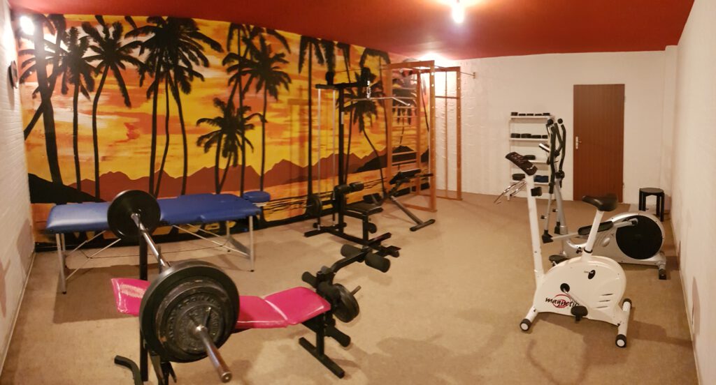 Fitnessraum Panaroma hinten rechts